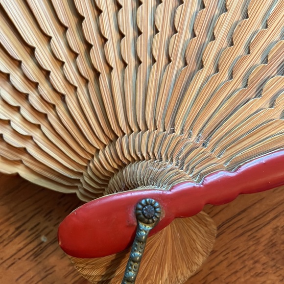 Truly exquisite wood and paper vintage fan, handmade in Spain! - Picture 4 of 16